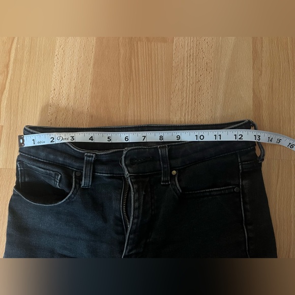 Uniqlo HeatTech Jeans - Picture 3 of 5